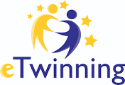 Logo programu etwinning - dwie postacie i gwiazdki