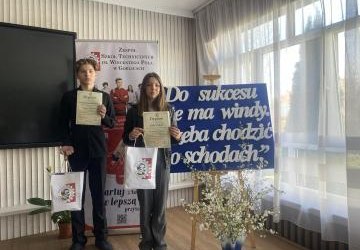 Uczniowie ZSP w Libuszy  Laureat i Finalistka konkursu